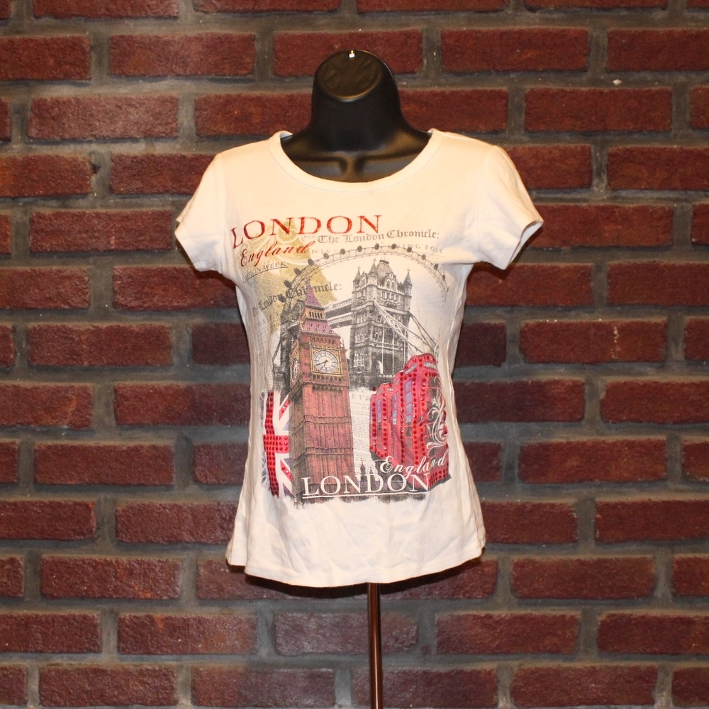 🔵Lady's White "London" T-Shirt